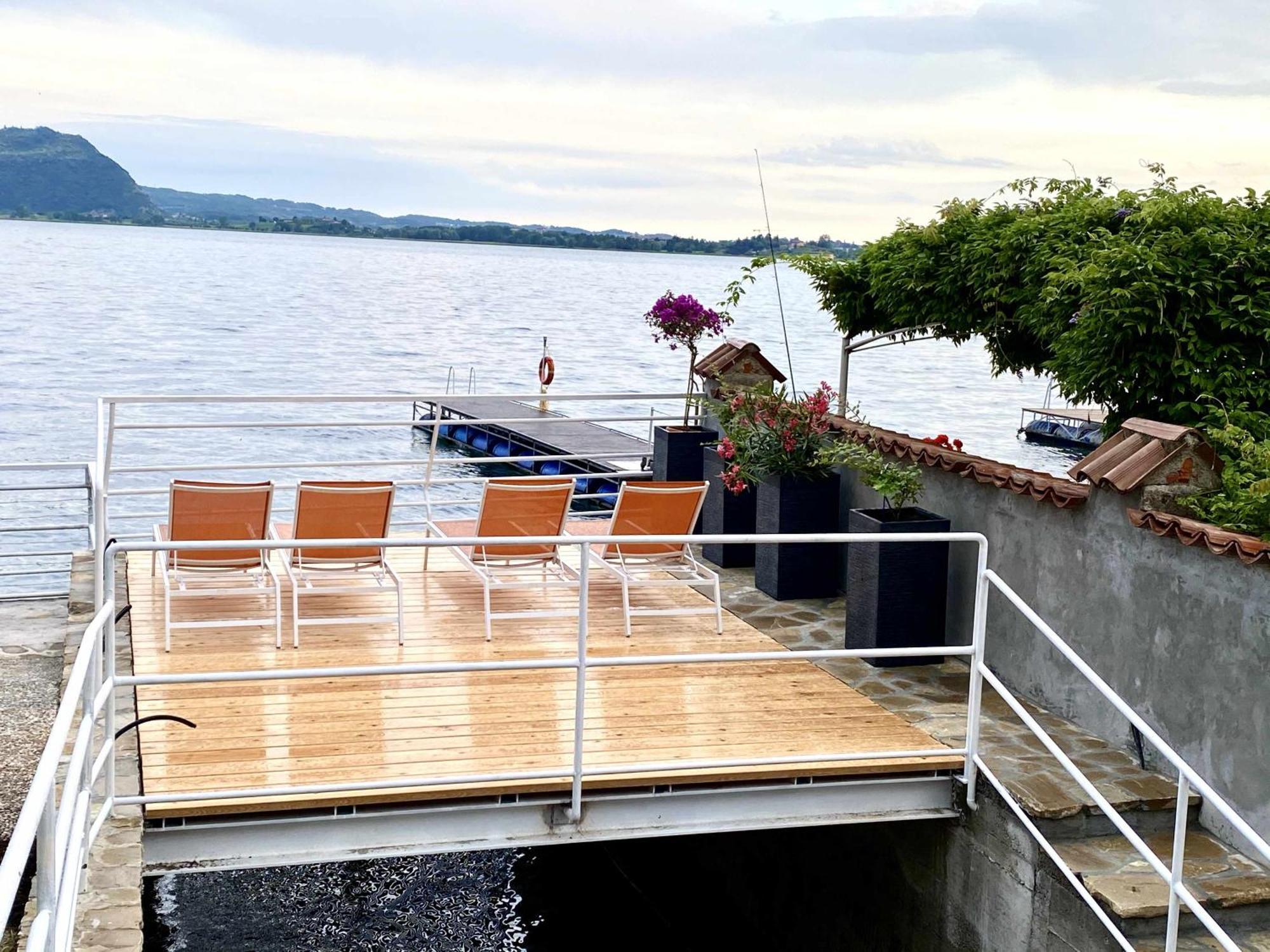 Villa Anastasye Your Lakefront Vacation Rental Predore Quarto foto